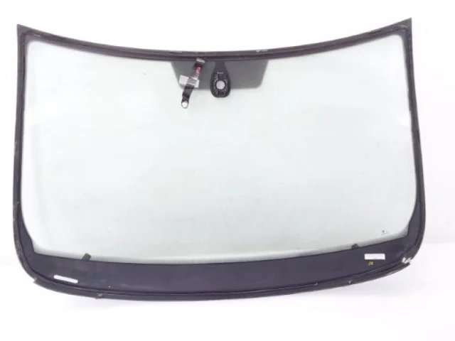 Лобовое (ветровое) стекло для Skoda Rapid II 2020+ на фотографиях