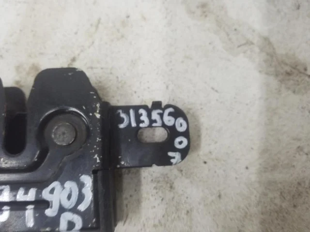 Замок капота правый для Volvo XC70 BZ 2007-2016 на фотографиях