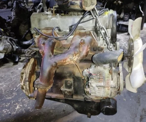 Двигатель без навесного для Mitsubishi Outlander 1 CU0W 2002-2009 на фотографиях