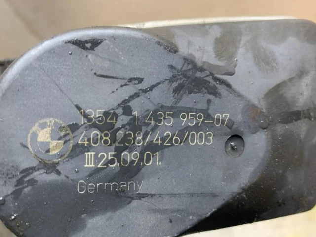 Дроссельная заслонка для BMW X5 Е53 1999-2006 на фотографиях