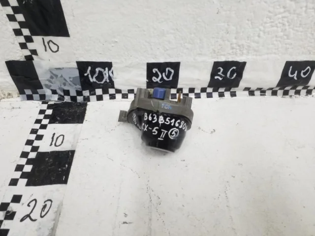 Противотуманка (ПТФ) передняя правая для Mazda CX 5 KF 2017 на фотографиях