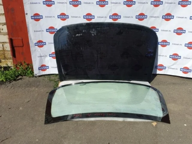 Стекла и зеркала для Nissan Tiida SC11 Седан 2007-2014 на фотографиях