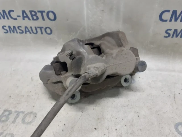 Тормозной цилиндр передний левый для Volvo XC90 I C 2002-2014 на фотографиях