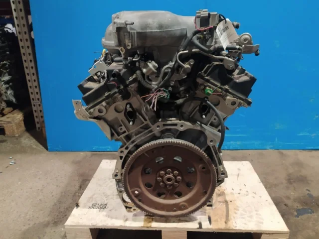 Двигатель без навесного для Infiniti M Y50 2005-2010 на фотографиях