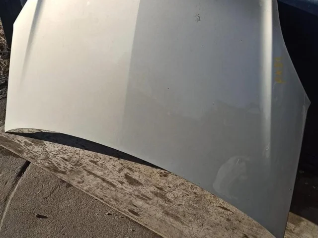 Капот для Opel Zafira B 2005-2015 на фотографиях