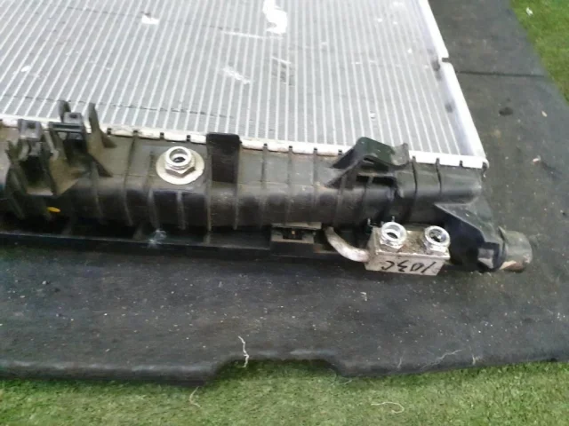 Радиатор охлаждения ДВС для Mercedes-Benz GL class X166 2012-2016 на фотографиях