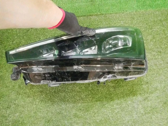 Фара левая для Skoda Rapid II 2020+ на фотографиях