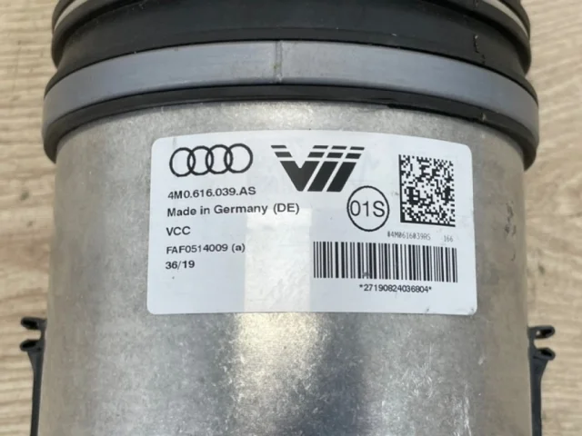 Пневмостойка передняя правая для Audi Q7 4M 2015+ на фотографиях