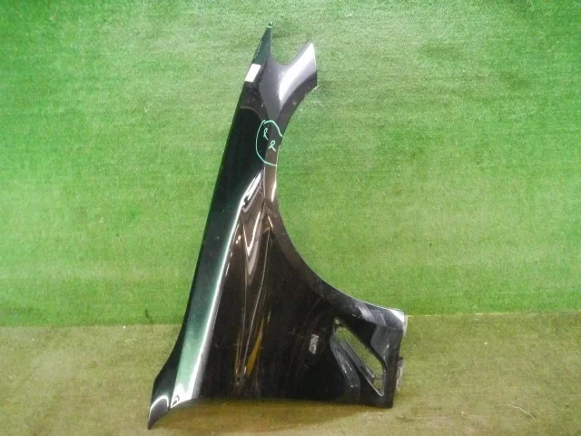 Крыло правое для BMW 5er G30 2016-2023 на фотографиях