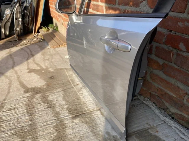 Дверь передняя левая для Honda Civic FA 2005-2010 седан на фотографиях