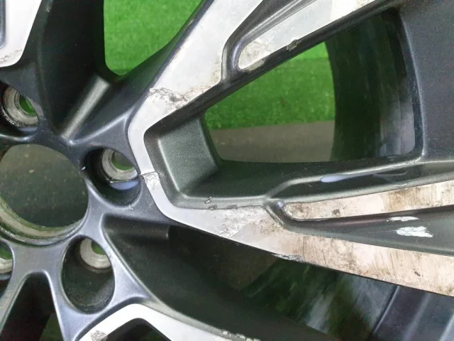 Диск колесный литой для Volvo XC90 II L rest 2019+ на фотографиях