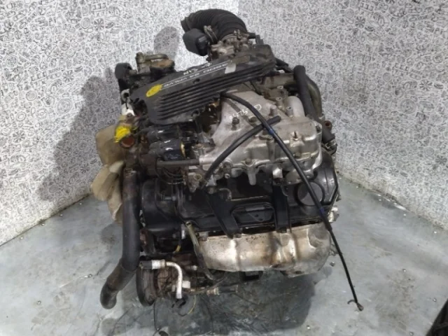 Двигатель без навесного для Mitsubishi Pajero V60 3dr 1999-2006 на фотографиях