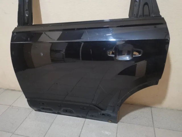 Дверь задняя левая для Audi Q7 4M 2015+ на фотографиях