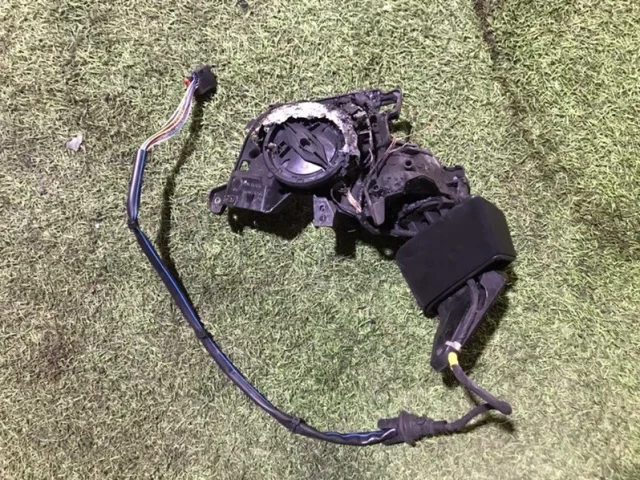 Стекла и зеркала для Audi Q7 4M 2015+ на фотографиях