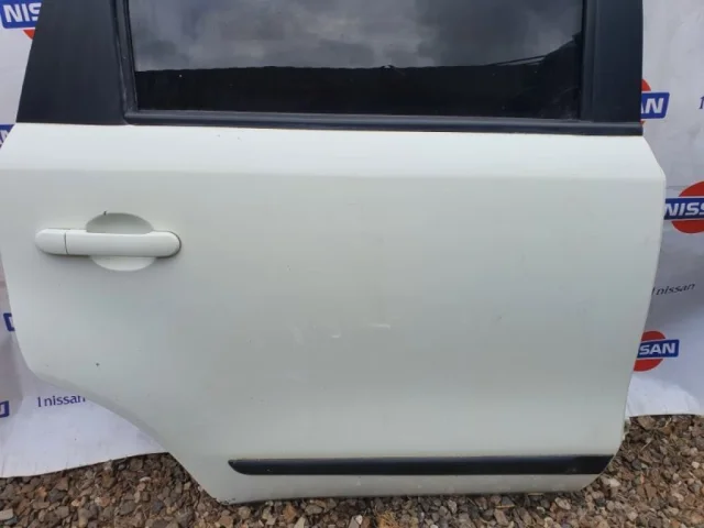 Двери для Nissan Note E12 2012-2020 на фотографиях