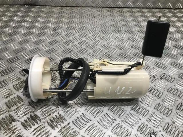 Топливный насос для Honda CR-V RD 2001-2006 на фотографиях