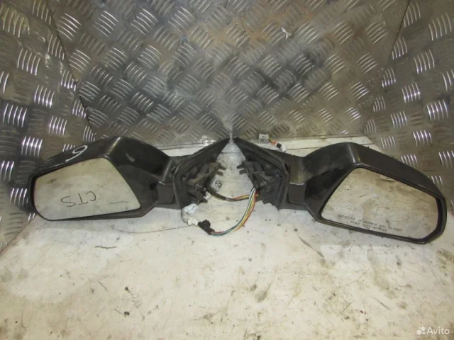 Стекла и зеркала для Cadillac CTS 2 2008-2014 на фотографиях