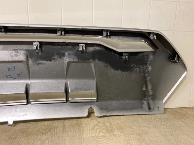 Накладка переднего бампера для Mitsubishi Pajero Sport KS0W 2016+ на фотографиях