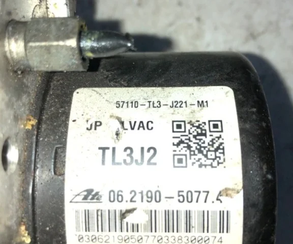 Блок ABS для Honda Accord 7 2002-2008 на фотографиях