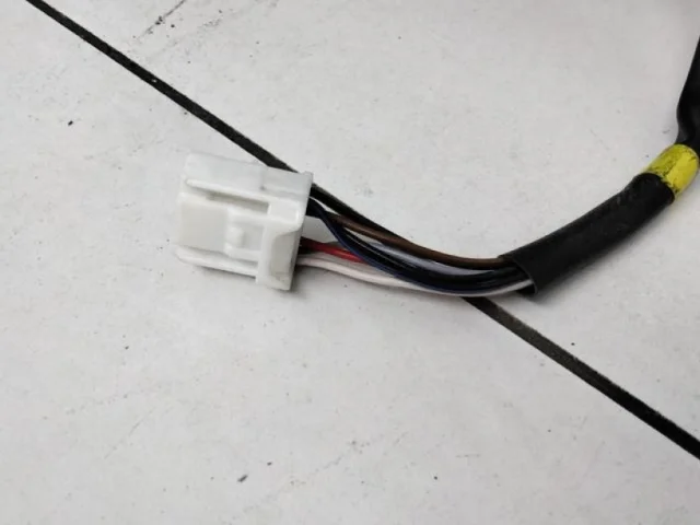 Стекла и зеркала для Toyota Corolla E180 rest (RU) 2016-2019 на фотографиях