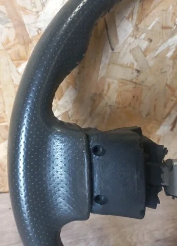 Руль для Nissan Pathfinder R52 2013-2017 на фотографиях