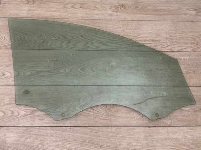 Стекло двери переднее левое для Audi Q7 4L 2005-2015 на фотографиях