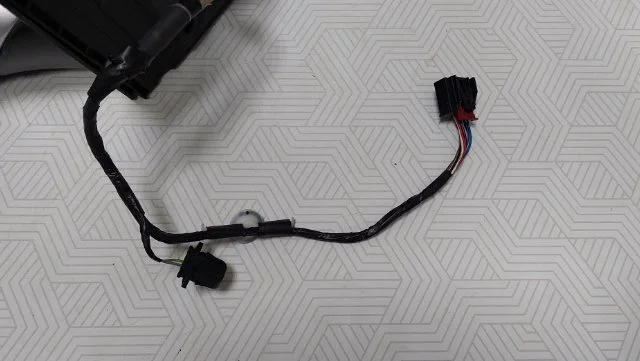 Стекла и зеркала для Audi Q7 4M 2015+ на фотографиях