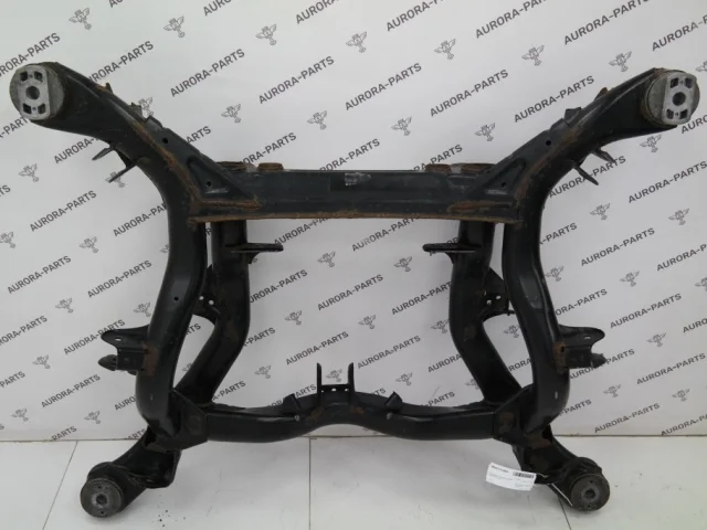 Задний подрамник для Audi Q7 4L 2005-2015 на фотографиях