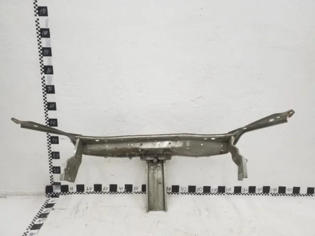 Панель радиатора (телевизор) для Renault Sandero BS 2007-2014 на фотографиях