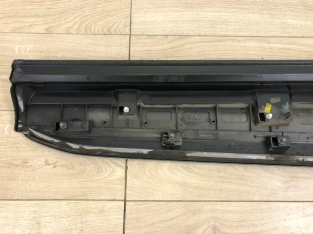 Накладка двери багажника для Audi Q7 4M 2015+ на фотографиях