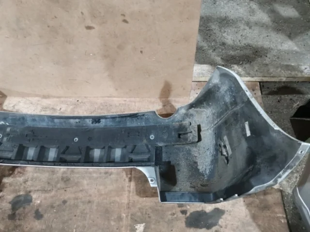 Бампер задний для Dodge Caliber 2006-2012 на фотографиях