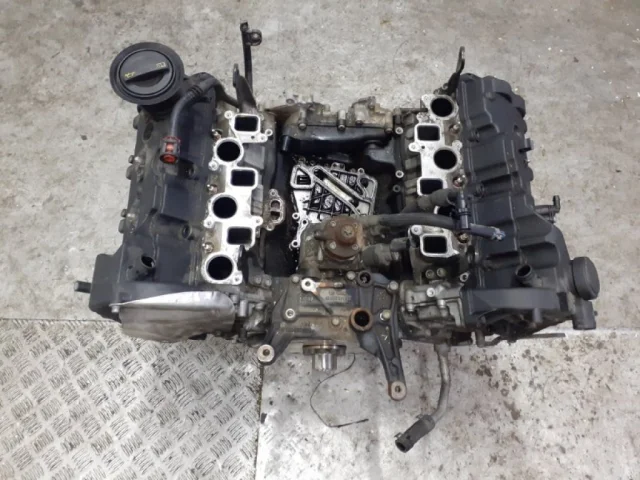 Двигатель без навесного для Audi Q7 4M 2015+ на фотографиях