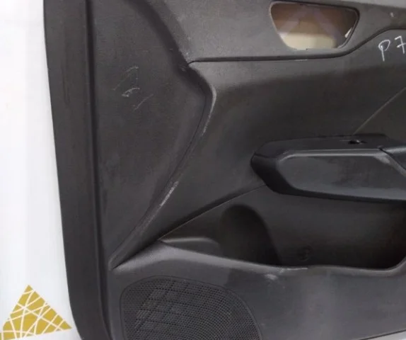 Уплотнитель передней правой двери для Hyundai Solaris 2 (2017-2022) на фотографиях