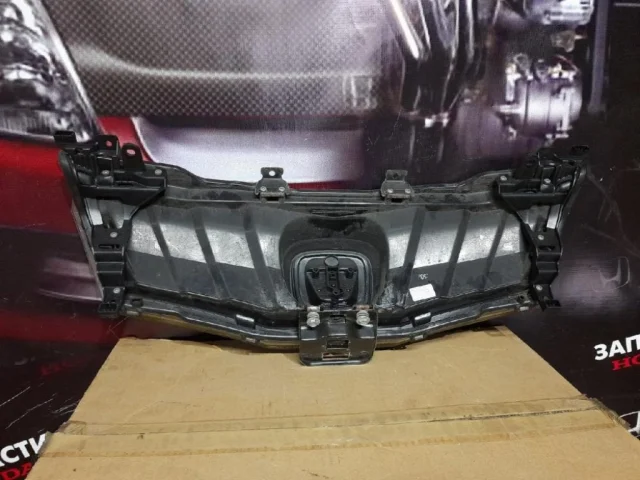 Решетка радиатора для Honda Civic FK 5D 2012-2015 на фотографиях