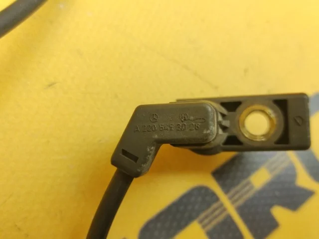 Датчик ABS передний правый для Mercedes-Benz E class W211 2002-2009 на фотографиях