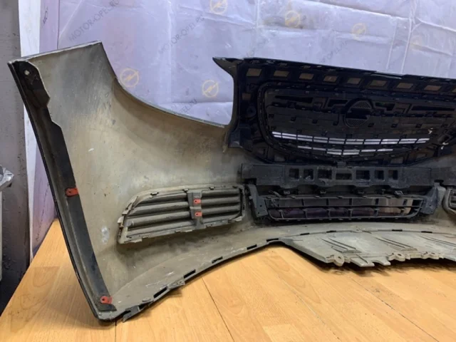 Бампер передний для Opel Insignia Универсал A 2008-2017 на фотографиях