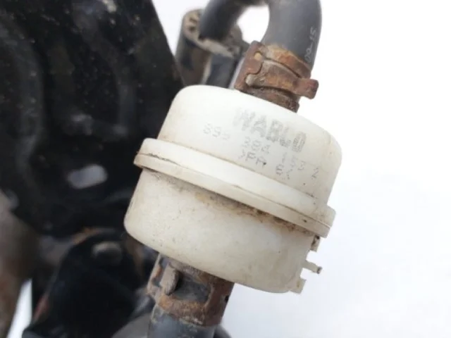 Компрессор пневмоподвески задний для Audi Q7 4M 2015+ на фотографиях