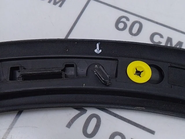 Расширитель арок передний левый для Volvo C30 MK 2006-2013 на фотографиях