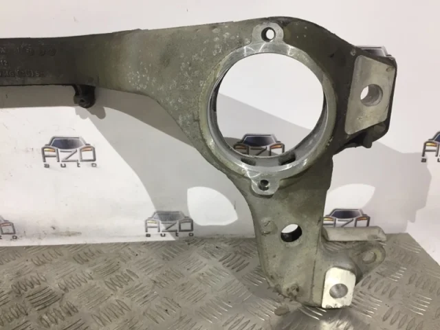 Подрамник двигателя для Volkswagen Touareg I (7L) 2002-2010 на фотографиях