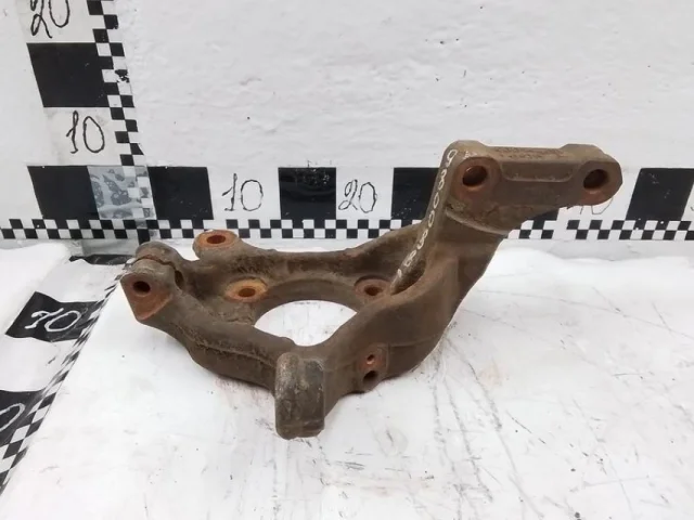 Кулак поворотный правый для Nissan Tiida C13 Хэтчбек 2015-2016 на фотографиях