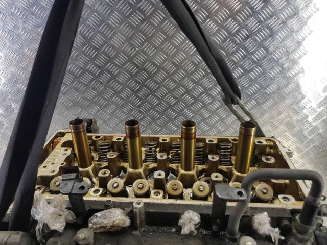 Двигатель для Honda CR-V RD 2001-2006 на фотографиях