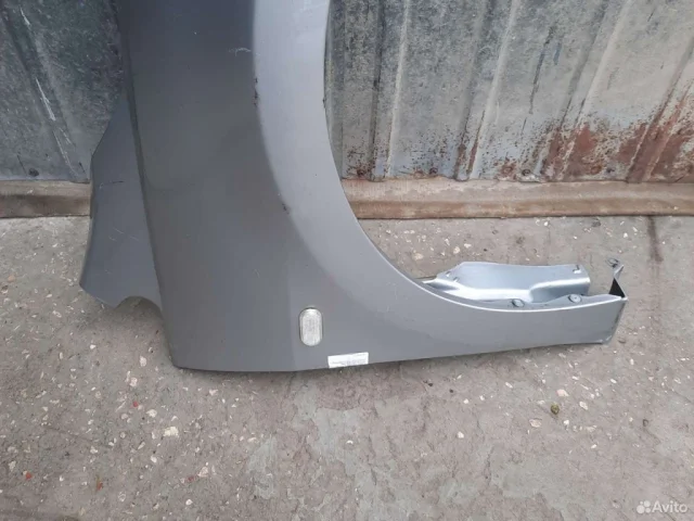 Крылья для Nissan Tiida SC11 Седан 2007-2014 на фотографиях