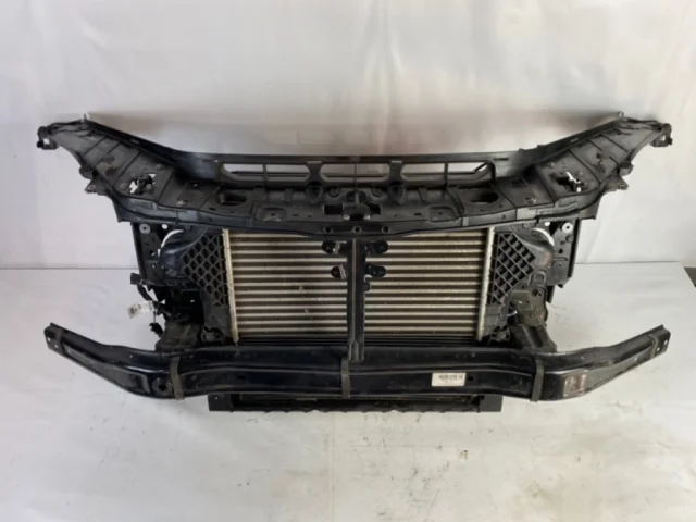 Панель радиатора (телевизор) для Mercedes-Benz GL class X166 2012-2016 на фотографиях