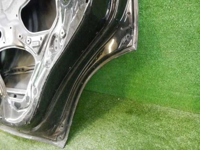 Дверь задняя правая для Toyota Land Cruiser 200 2007-2015 на фотографиях