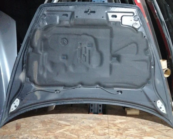 Капот для Volvo C30 MK 2006-2013 на фотографиях