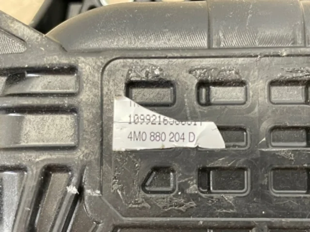 Подушка безопасности пассажира для Audi Q7 4M 2015+ на фотографиях