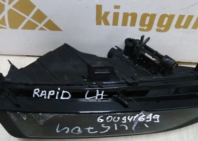 Противотуманка (ПТФ) передняя левая для Skoda Rapid II 2020+ на фотографиях