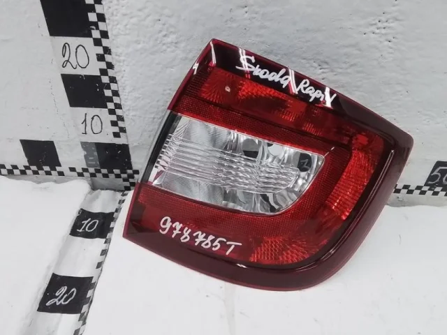 Фонарь внешний правый для Skoda Rapid I rest NH3 2017-2020 на фотографиях