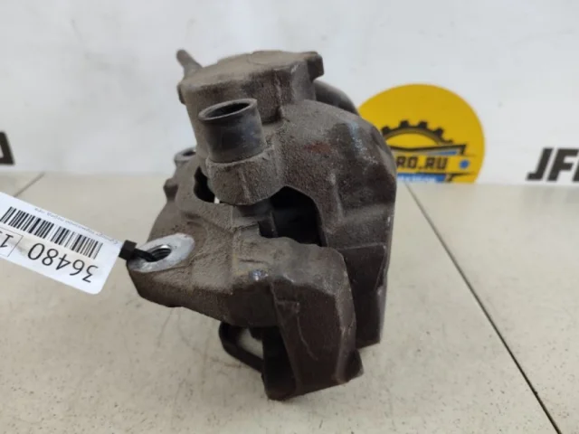 Тормозной цилиндр передний левый для Volvo XC90 I C 2002-2014 на фотографиях