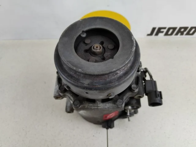 Компрессор кондиционера для Mitsubishi Pajero Sport K90 1997-2009 на фотографиях